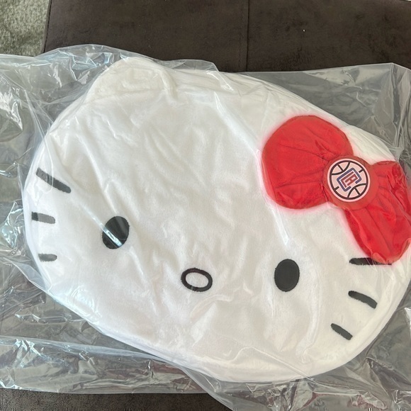 Other - Hello Kitty Los Angeles Clippers Pillow🏀